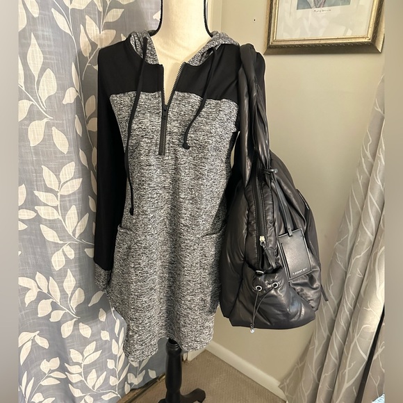 Steve Madden Weekender Bag - Picture 3 of 7